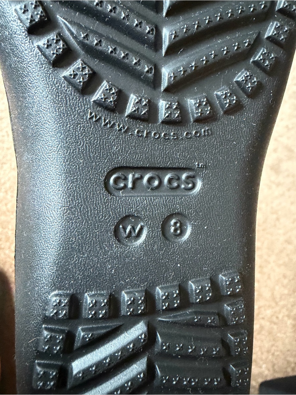NWT CROCS Black Women's Flip Flop Sandals - Picture 4 of 4
